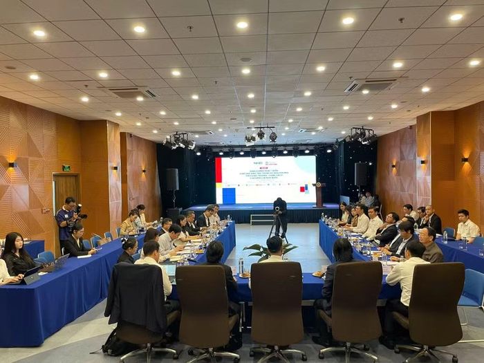 Các đại biểu tham dự tọa đàm. Ảnh: Hà An.