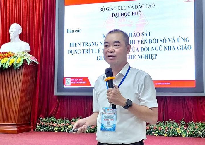 PGS.TS Hồ Lê Phi Khanh cho biết kết quả khảo sát Hiện trạng năng lực chuyển đổi số và ứng dụng AI của đội ngũ nhà giáo giáo dục nghề nghiệp vùng đồng bào dân tộc thiểu số và miền núi miền Trung.