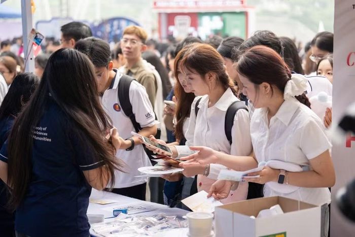 Tân sinh viên khóa 2026 Trường Đại học Khoa học xã hội và Nhân văn (Đại học Quốc gia TPHCM). Ảnh: NTCC.