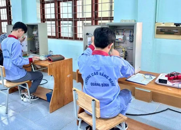 Trường Cao đẳng nghề Quảng Trị đang duy trì 14 ngành trình độ trung cấp, cao đẳng và 27 nghề trình độ sơ cấp. (ảnh: NTCC)