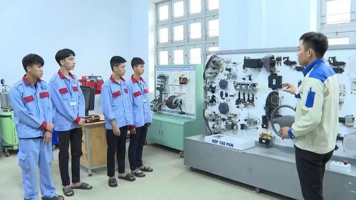 Đằng sau quyết định học nghề là mong muốn có một kỹ năng có thể đổi thành việc làm. (ảnh: NTCC)