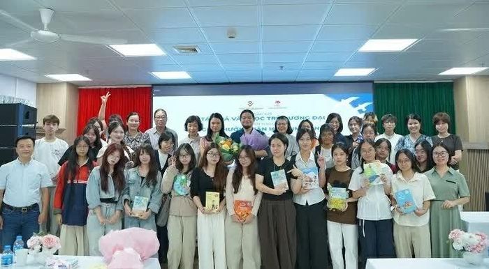 Sự kiện góp phần đưa người viết, người học viết và bạn đọc trẻ đến gần nhau hơn. (Ảnh: Hà Anh)