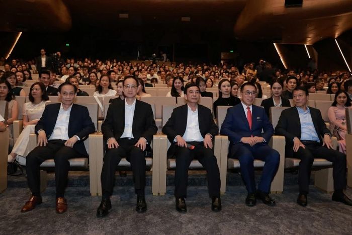Tham dự sự kiện có các đồng chí Ủy viên Bộ Chính trị: Phó Thủ tướng Chính phủ, Bộ trưởng Bộ Quốc phòng Phan Văn Giang; Bộ trưởng Bộ Công an Lương Tam Quang; Bộ trưởng Bộ Ngoại giao Lê Hoài Trung. (Nguồn: BTC)