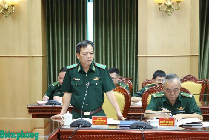Thiếu tướng Nguyễn Văn Thiện phát biểu tại cuộc họp. Ảnh: Ngọc Lâm