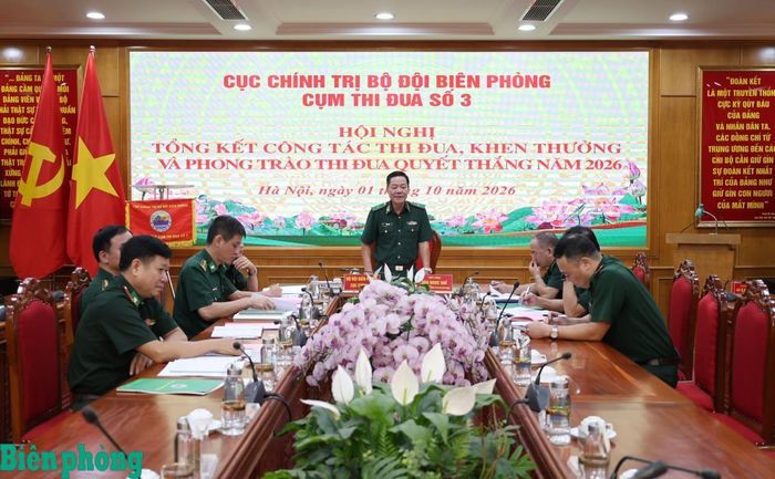 Thiếu tướng Văn Ngọc Quế phát biểu chỉ đạo tại Hội nghị tổng kết công tác thi đua, khen thưởng và phong trào Thi đua Quyết thắng năm 2026 của Cụm thi đua số 3, Cục Chính trị Bộ đội Biên phòng. Ảnh: Tuấn Kiệt