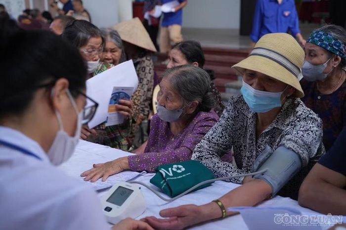 Bộ Y tế cho phép khám sức khỏe miễn phí tại nhà, lưu động.