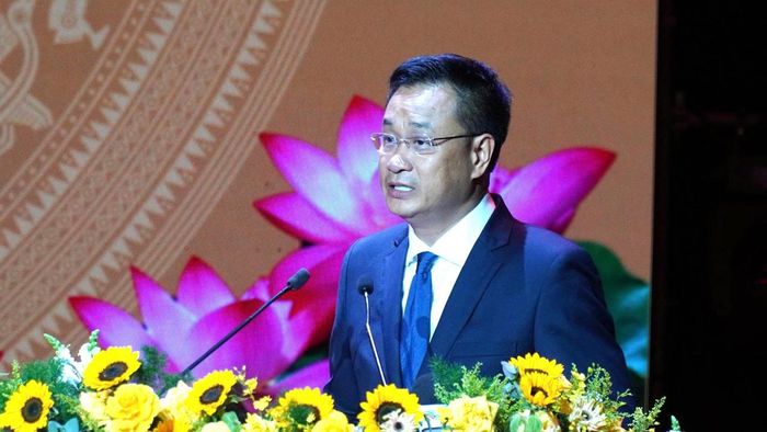 Bí thư Thành ủy Đà Nẵng Lê Ngọc Quang trình bày diễn văn khai mạc. (Ảnh: Tấn Việt)