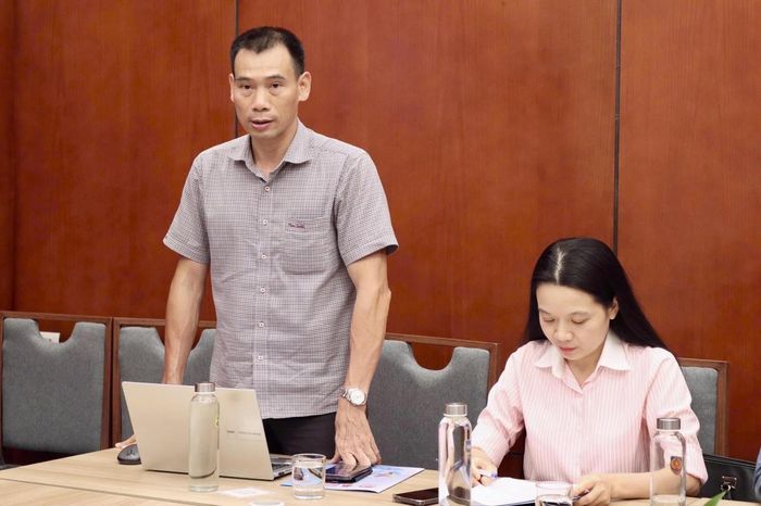 Tổng Biên tập Tạp chí Dân chủ và Pháp luật Trương Thế Côn phát biểu.