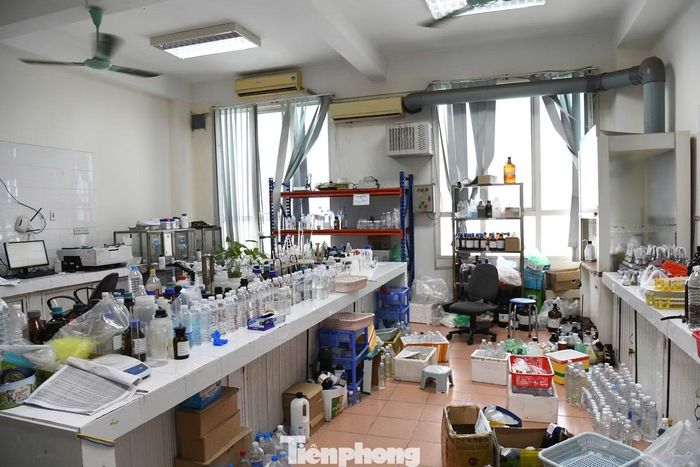 Bên trong các phòng lab.