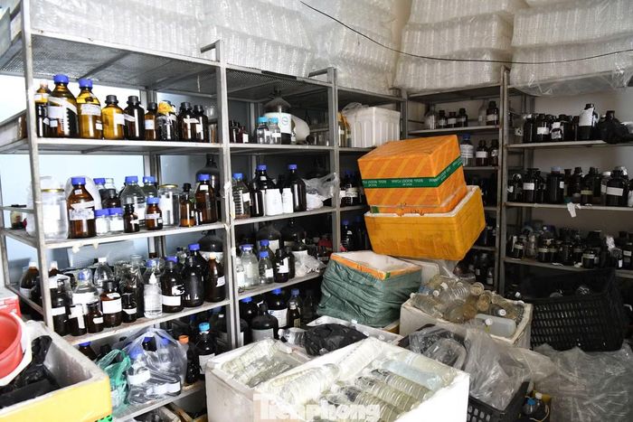 Mẫu lưu giữ tại các phòng lab.