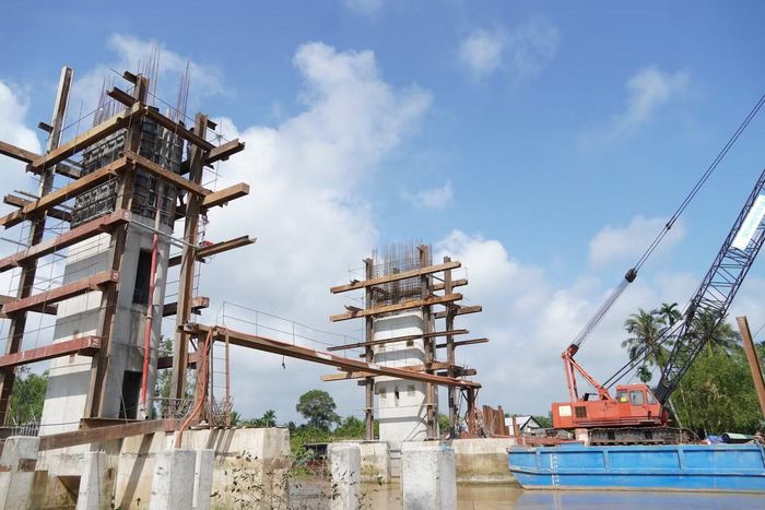 Tháng 7 vừa qua, Bộ Nông nghiệp và Môi trường đã quyết định phê duyệt chủ trương đầu tư Dự án công trình kiểm soát nguồn nước bờ Nam sông Hậu giai đoạn 2 qua Cần Thơ, với tổng mức đầu tư 1.142 tỷ đồng.