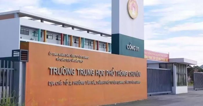 Trường THPT chuyên Tuyên Quang