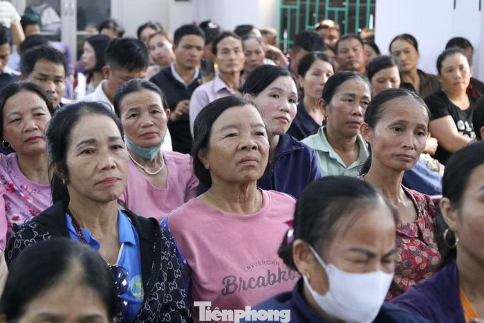 Đông đảo phụ huynh tham gia buổi đối thoại.
