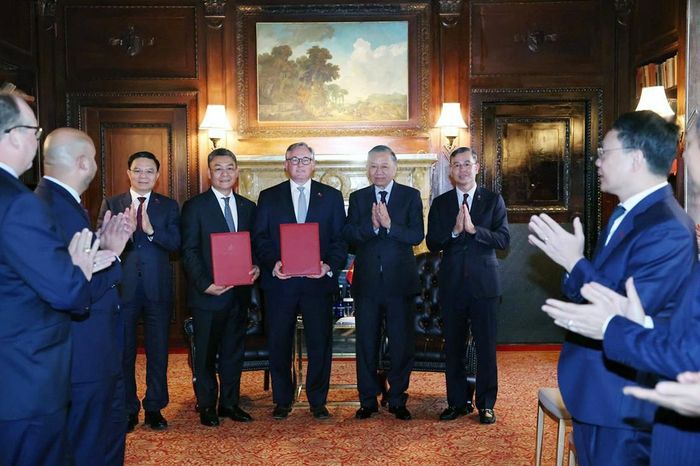 Tổng Bí thư, Chủ tịch nước Tô Lâm chứng kiến lễ trao thỏa thuận hợp tác giữa PETROVIETNAM và Murphy Oil