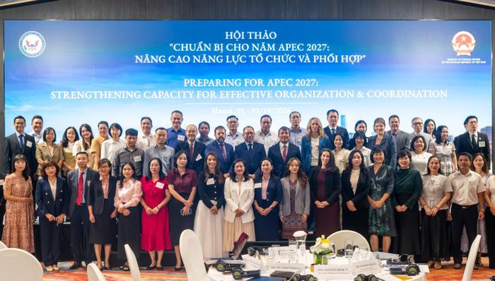 Các đại biểu tham dự hội thảo.