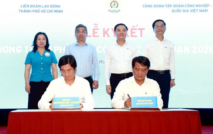 Liên đoàn Lao động TP Hồ Chí Minh và Công đoàn PETROVIETNAM ký kết Chương trình phối hợp hoạt động với 9 nhóm nội dung.