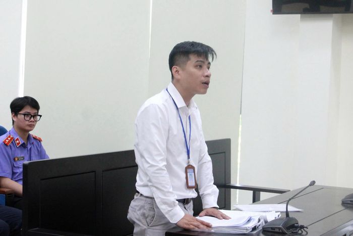 Đại diện UBND xã Sóc Sơn đưa ra ý kiến tại phiên tòa.