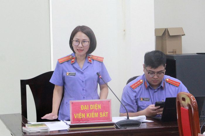 Đại diện Viện kiểm sát phát biểu quan điểm giải quyết vụ án.