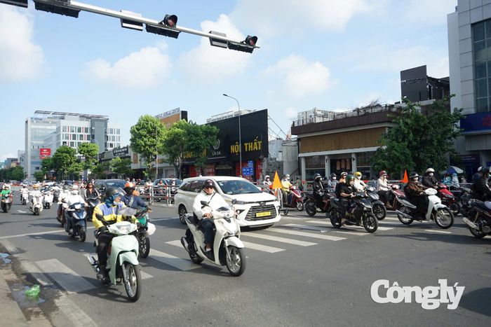 TP.HCM tổ chức phân làn linh hoạt trên đường Cộng Hòa.