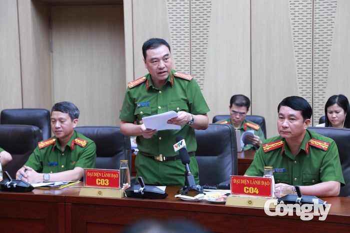 Đại tá Phạm Trường Giang - Phó Cục trưởng C03 thông tin tại họp báo.