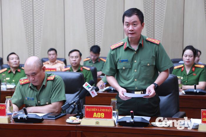 Đại tá Nguyễn Tuấn Hưng - Phó Cục trưởng Cục A09 thông tin tại họp báo.