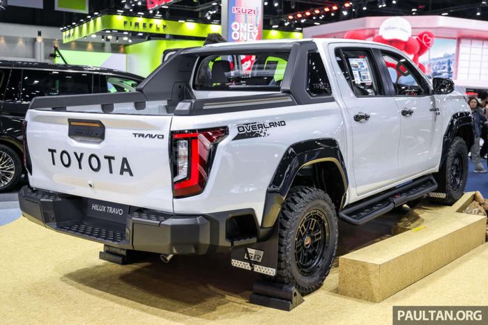 Toyota Hilux Travo-e có phạm vi hoạt động chỉ 315 km. Ảnh: Theo Paultan.