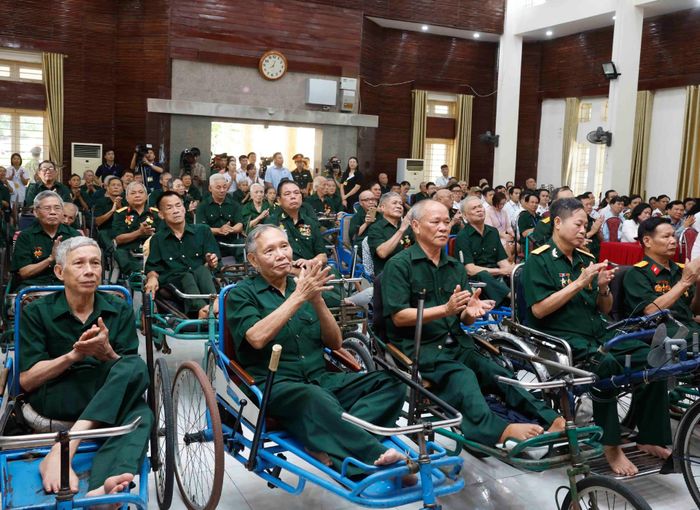Nghị định số 321/2026 của Chính phủ quy định tăng mức chuẩn trợ cấp ưu đãi người có công với cách mạng. Ảnh: TTXVN