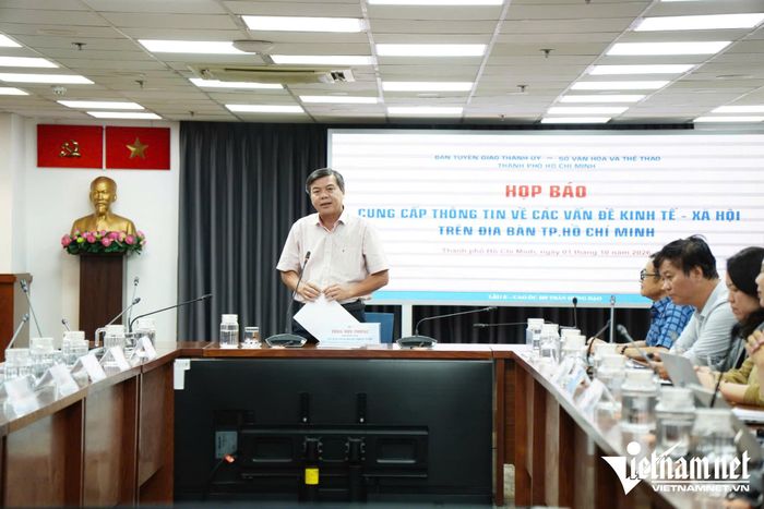 Toàn cảnh buổi họp báo kinh tế - xã hội chiều 1/10.