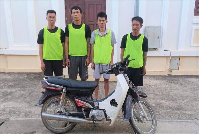 Các đối tượng tại cơ quan Công an.