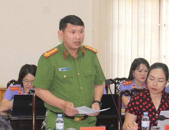 Đại tá Chu Viết Chung, Phó Thủ trưởng Thường trực, Chánh Văn phòng Cơ quan CSĐT Công an tỉnh phát biểu.