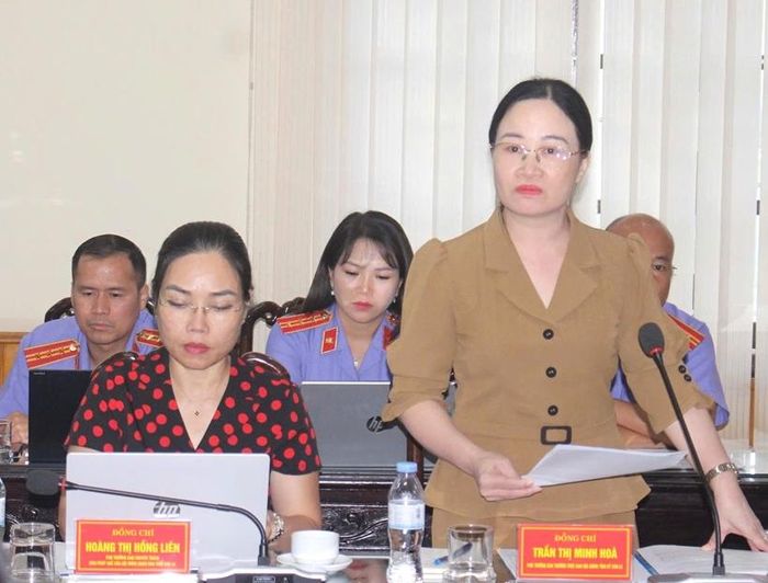 Đồng chí Trần Thị Minh Hòa, Phó Trưởng Ban Thường trực Ban Nội chính Tỉnh ủy Sơn La phát biểu.