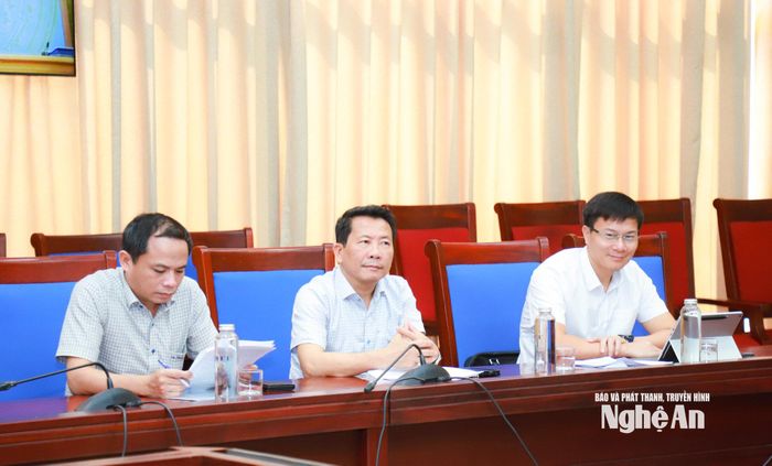 Các đại biểu dự phiên họp tại điểm cầu UBND tỉnh Nghệ An. Ảnh: Thành Duy