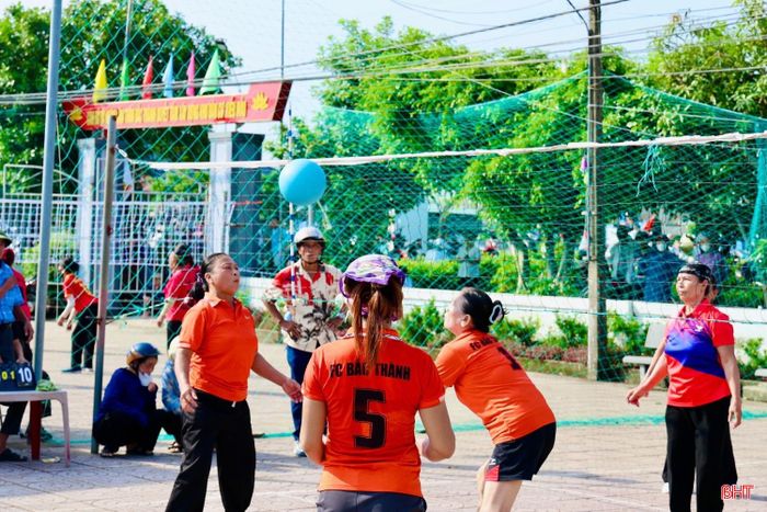 Hoạt động của các câu lạc bộ thể thao không chỉ đáp ứng nhu cầu rèn luyện mà còn tạo không gian giao lưu, gắn kết cộng đồng và vun đắp những giá trị văn hóa ở cơ sở.