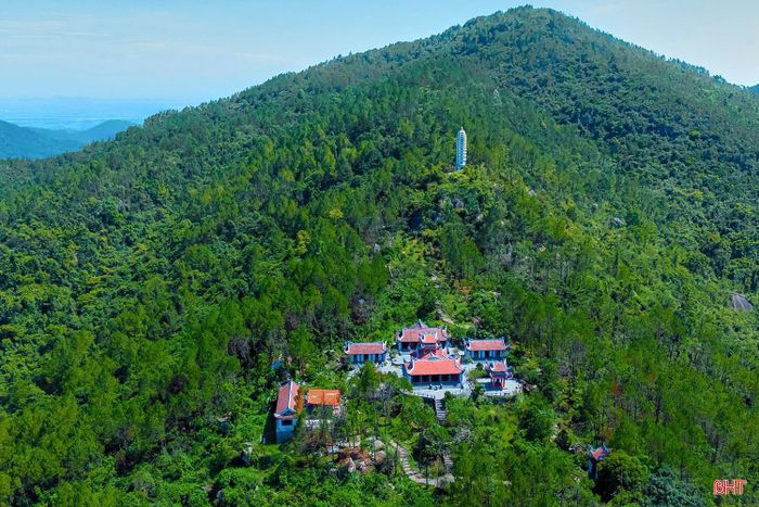 Tour thực tế ảo tham quan chùa Hương Tích giúp du khách trải nghiệm không gian di tích trực tuyến, góp phần quảng bá điểm đến.
