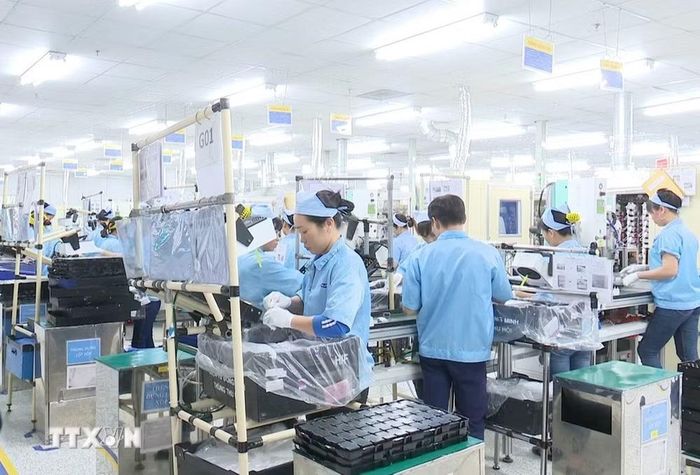 Dây chuyền sản xuất camera của Công ty TNHH Sunny Opotech Việt Nam tại Khu công nghiệp Yên Bình. (Ảnh: Hoàng Nguyên/TTXVN)