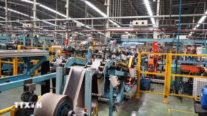 Hoạt động sản xuất tại Công ty Trách nhiệm hữu hạn Sailun Việt Nam (Tây Ninh). (Ảnh: Thanh Tân/TTXVN)