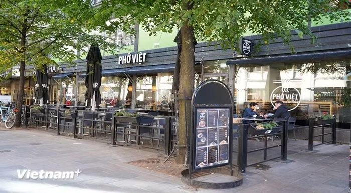 Quán “Phở Việt” ngay gần Quảng trường Ga trung tâm Helsinki. (Ảnh: Việt Thắng/Vietnam+)