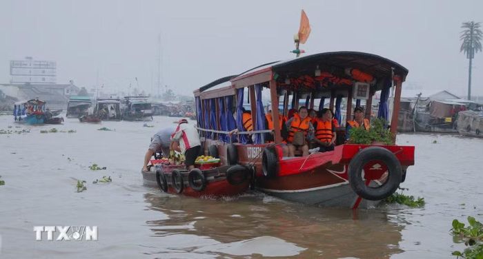 Sự kết hợp hài hòa giữa các sản phẩm du lịch sông nước với mô hình du lịch xanh thu hút du khách đến Cần Thơ. (Ảnh: Nguyễn Hằng/TTXVN)