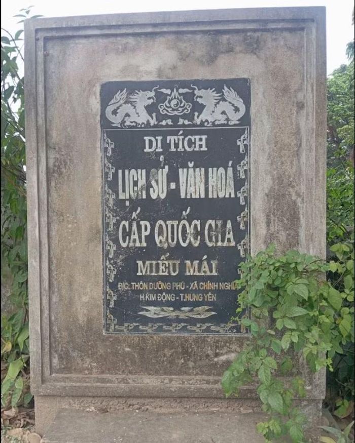Miếu Mái được xếp hạng di tích lịch sử-nghệ thuật cấp quốc gia. (Ảnh: Vietnam+)