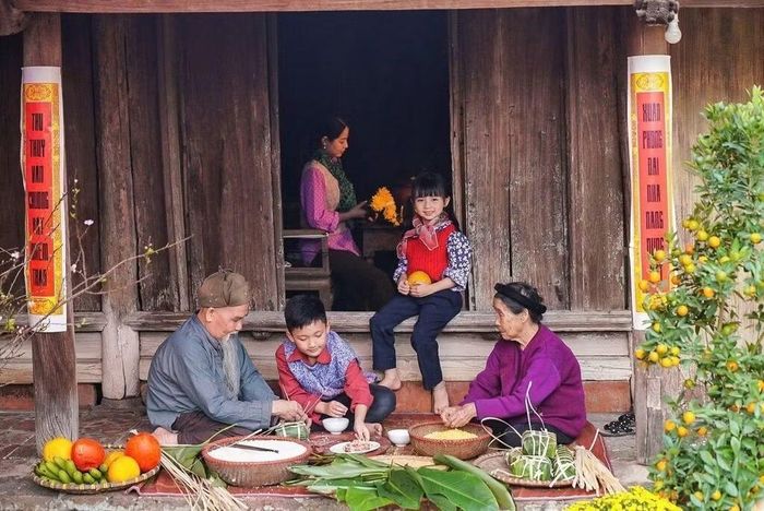 Sự quan tâm của con cháu là sự đồng hành về tinh thần, tôn trọng lựa chọn và tạo điều kiện để người cao tuổi duy trì các mối quan hệ xã hội, sở thích và nhịp sống phù hợp. Ảnh tư liệu: Khánh Hòa/TTXVN