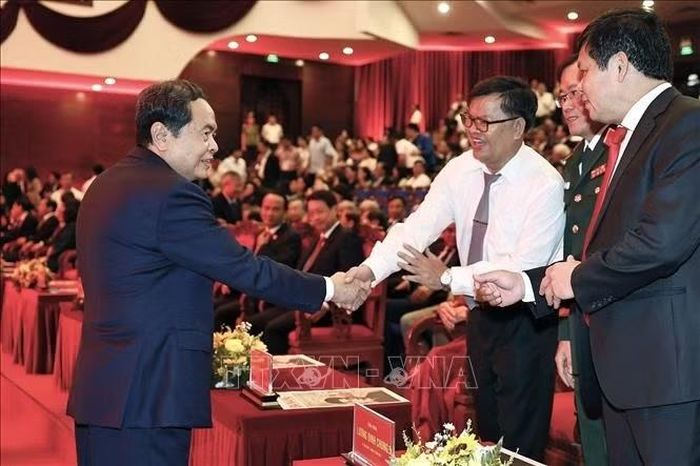 Chủ tịch Quốc hội Trần Thanh Mẫn với đại biểu dự Lễ kỷ niệm. Ảnh: Doãn Tấn/TTXVN