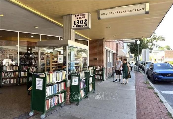 Hiệu sách do vợ chồng ông Eric Papenfuse là nhà nghiên cứu lịch sử mở từ năm 2001.