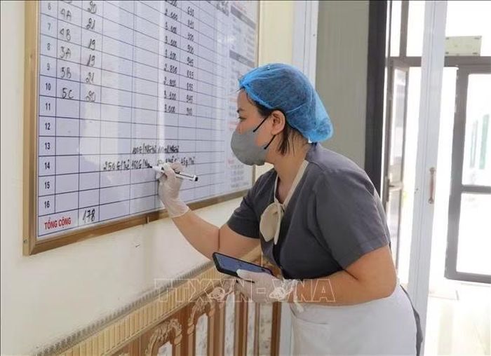 Trường Mầm non Thịnh Vượng, xã Gia Viễn, tỉnh Ninh Bình chú trọng kiểm soát chặt chẽ nguồn thực phẩm, quy trình chế biến và vệ sinh khu vực bếp ăn.