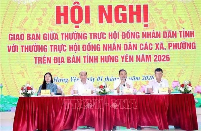Thường trực HĐND tỉnh Hưng Yên chủ trì hội nghị giao ban. Ảnh: Thế Duyệt/TTXVN