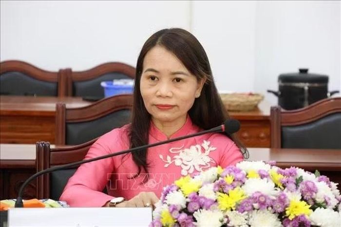 Bà Trần Thị Thủy Nga, Phó Chủ tịch Thường trực Hội LHPN tỉnh Quảng Trị phát biểu tại hội đàm. Ảnh: Xuân Tú/PV TTXVN tại Lào