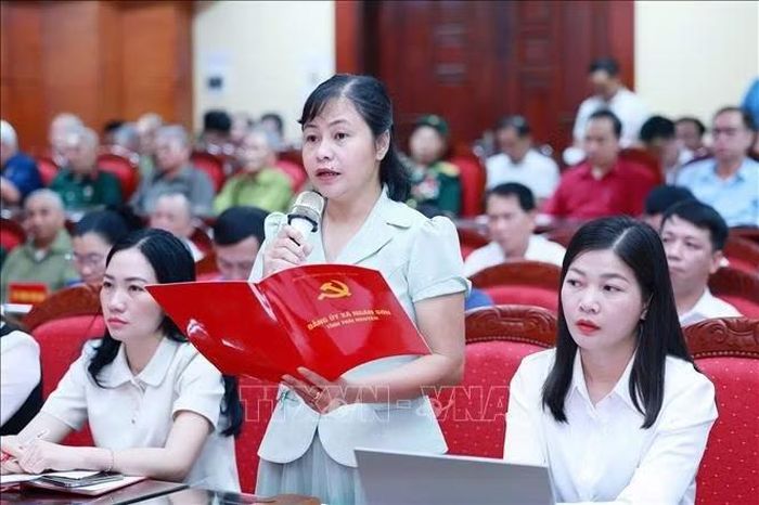 Cử tri Thái Nguyên nêu ý kiến tại chương trình.