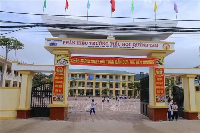 Trường Tiểu học Quỳnh Tam được đầu tư xây dựng mới khang trang đáp ứng dạy học Chương trình Giáo dục phổ thông 2018.