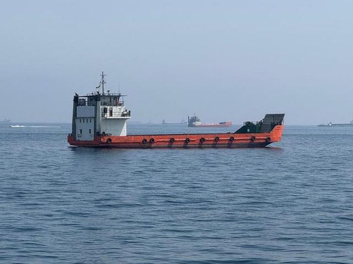 Các tàu buôn bị mắc kẹt tại vùng biển eo biển Hormuz, gần Khasab – một thị trấn nhỏ ở phía bắc Oman, ngày 29/5/2026. Ảnh: Xinhua