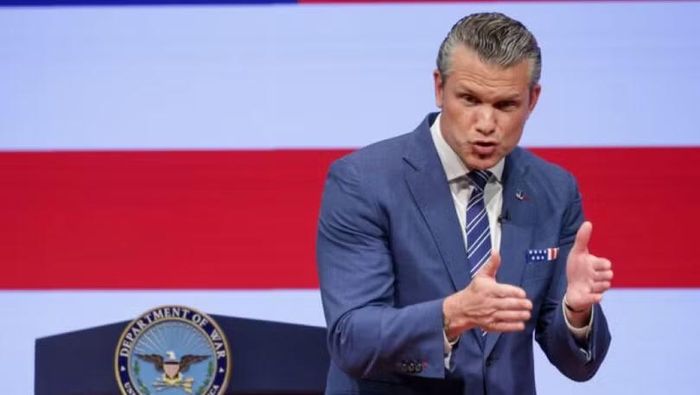 Ông Hegseth thuyết trình về ý tưởng thành lập bộ tư lệnh Autowarcom. Ảnh: Bloomberg.