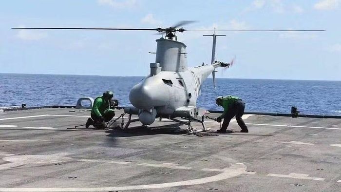 Trực thăng không người lái trên tàu tấn công đổ bộ Mỹ. Ảnh: NAVY.